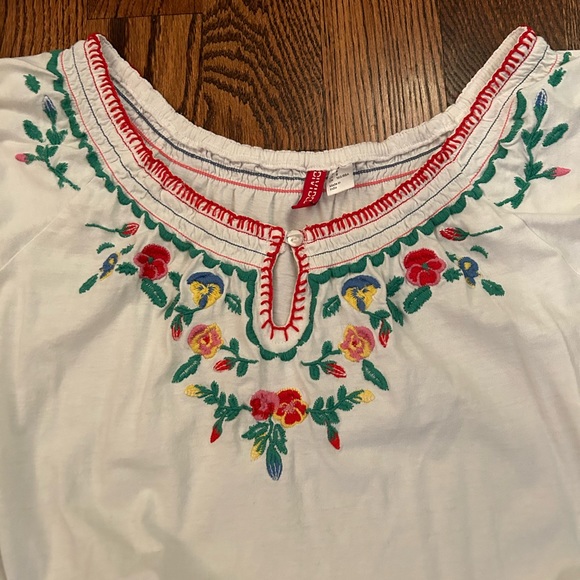 H&M shirt - Picture 2 of 3